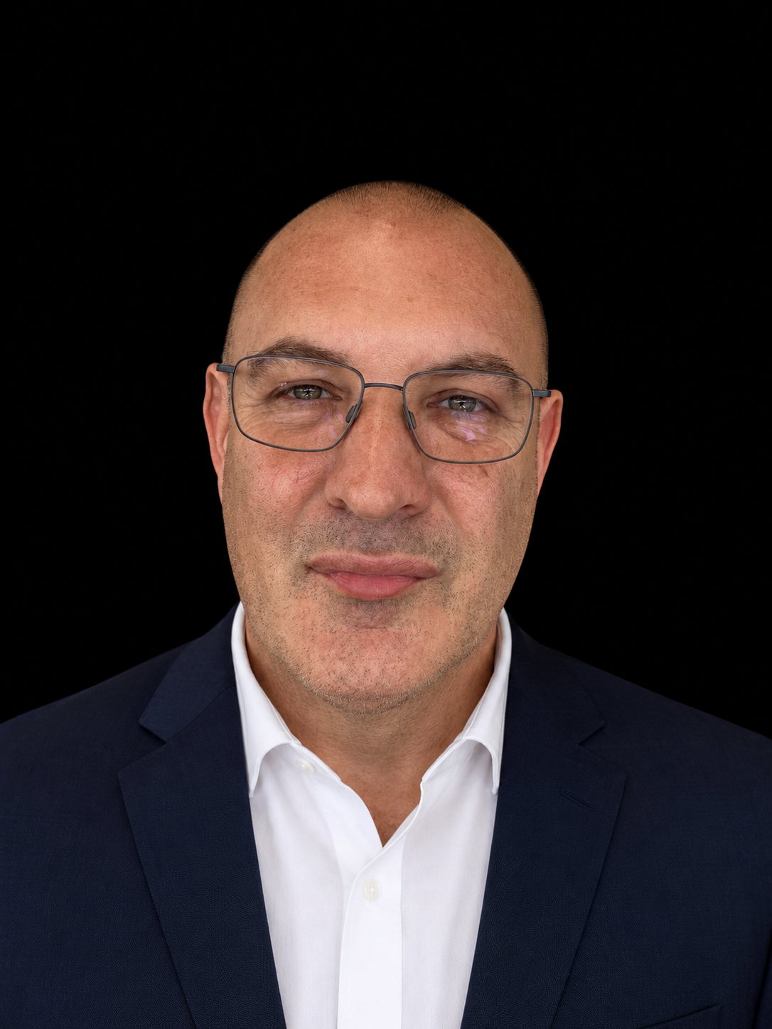 Portrait of Fabian Abacum, founder of DecisionWorks